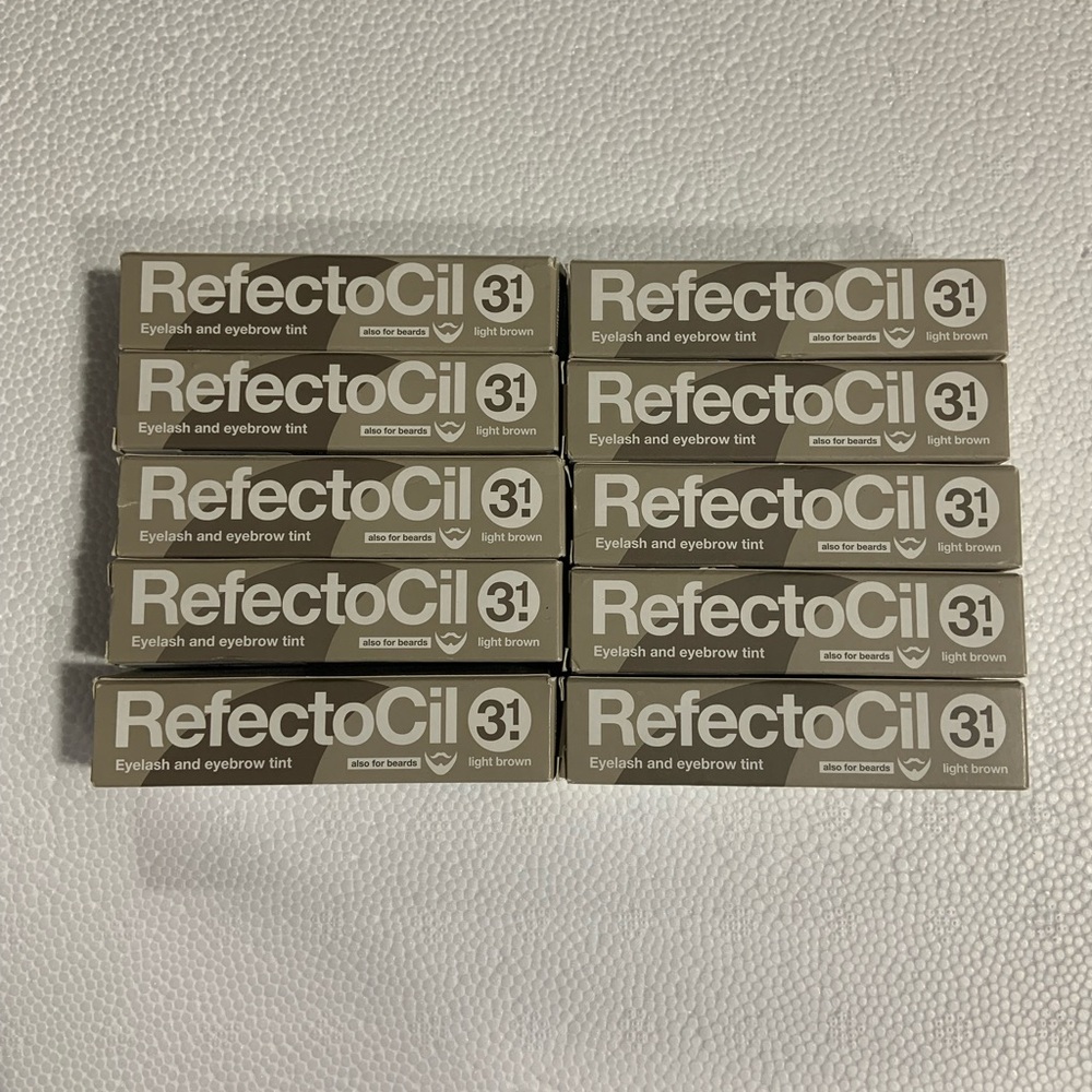 12 pcs - Refectocil Eyelash and Eyebrow Tint
(8 LightBrown + 4 PureBlack)